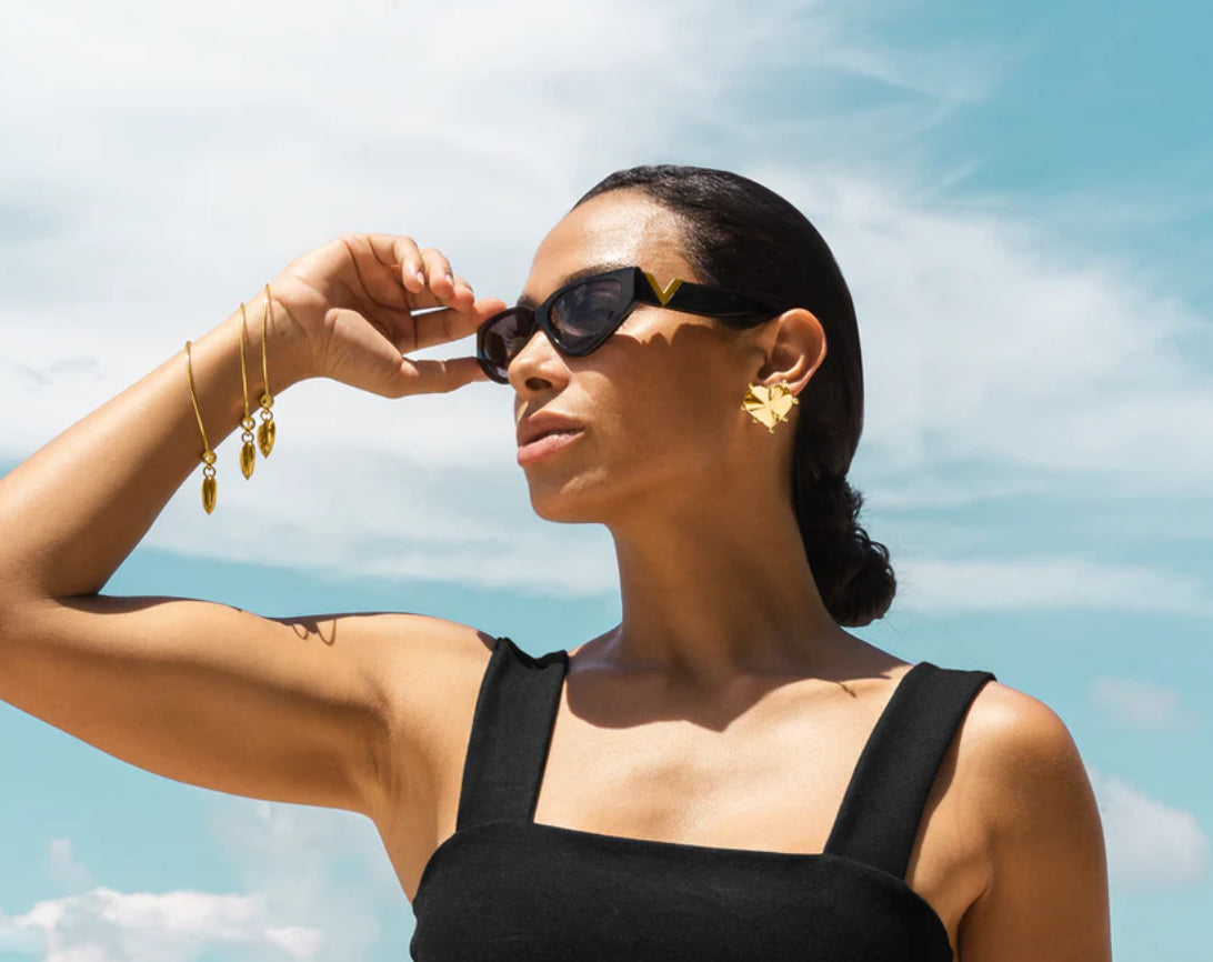 Minimalist Heart Dots Stud